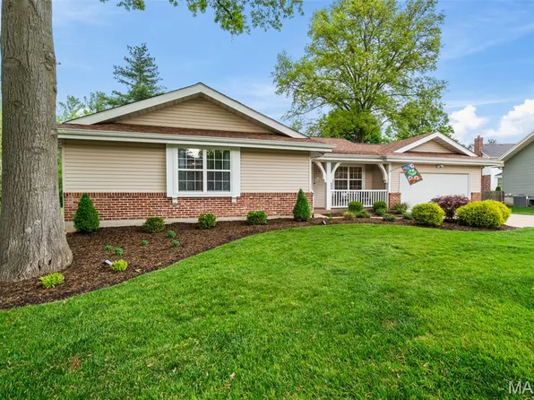 1315 Weidmann Estates Ct, Ballwin, MO 63011