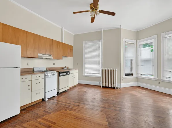 393 Pleasant St, New Bedford, MA
