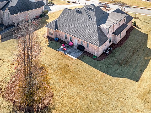 4th image of 1090 Eagles Brooke Dr