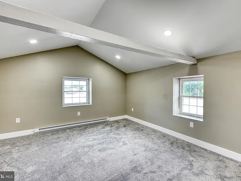 515 W Penn Ave — Photo 12
