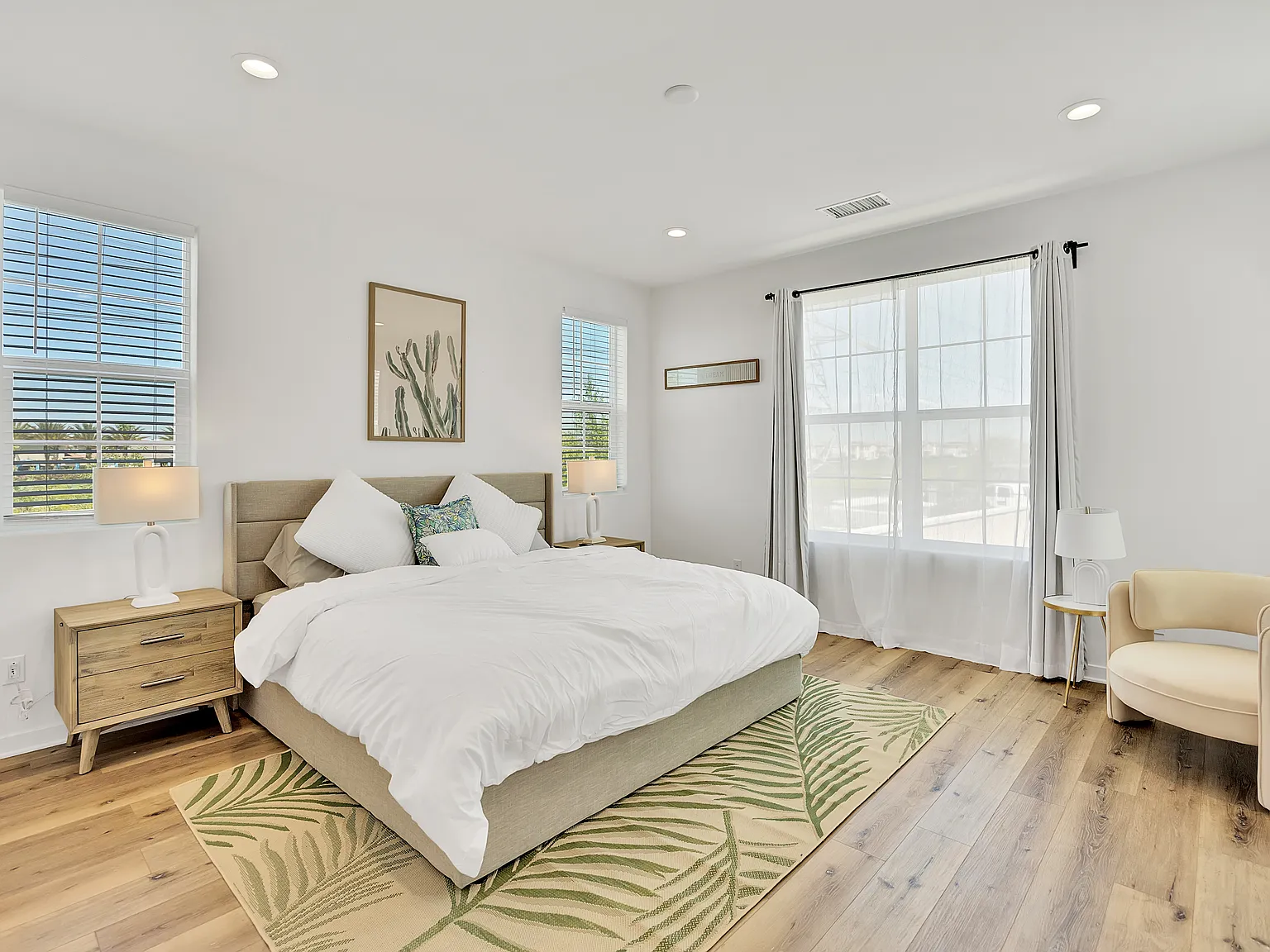 5 bed, 2439 sqft, $8,500 — Photo 3