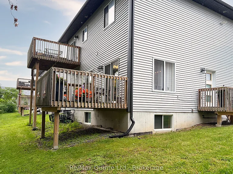 76 Ridgeway Pl — Photo 3