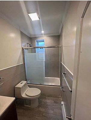 2nd image of 649 Pennsylvania Ave #2R