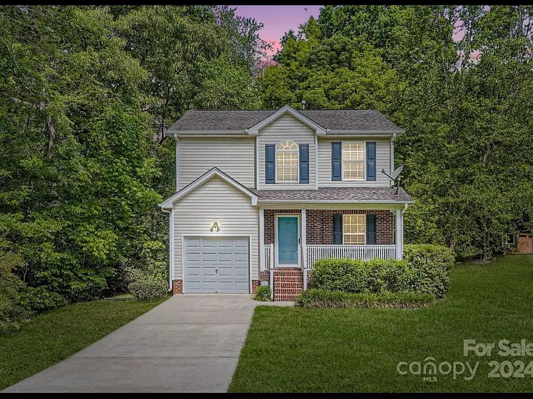 5424 River Falls Dr — Photo 1