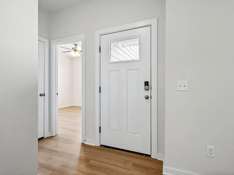158 S Broyles St — Photo 21