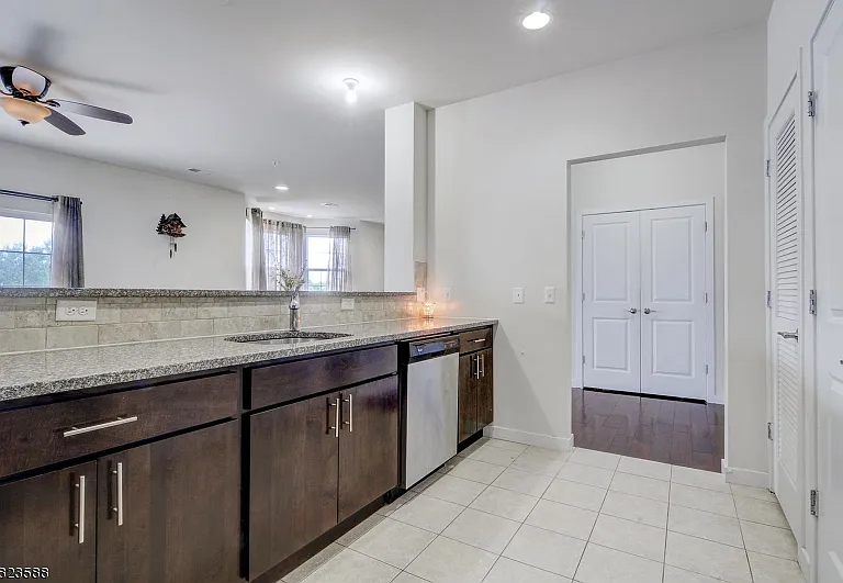 331 Pond Ln — Photo 40