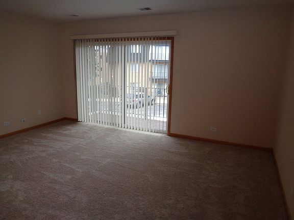 2nd image of 4823 W 109th St APT 203