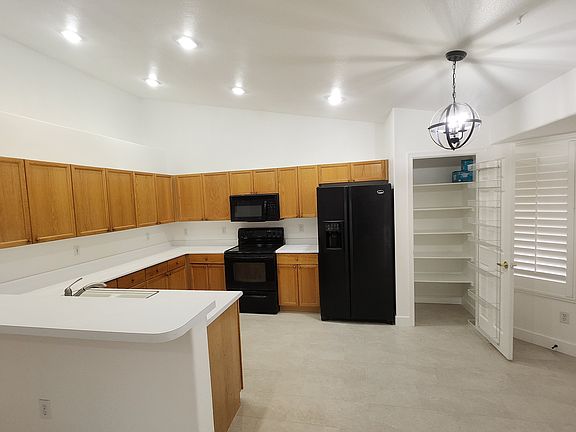 2nd image of 1410 E Bruce Ave