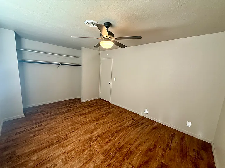1142 Nadene Dr — Photo 6