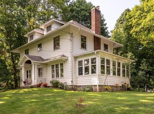 1290 Crittenden Rd, Rochester, NY 14623