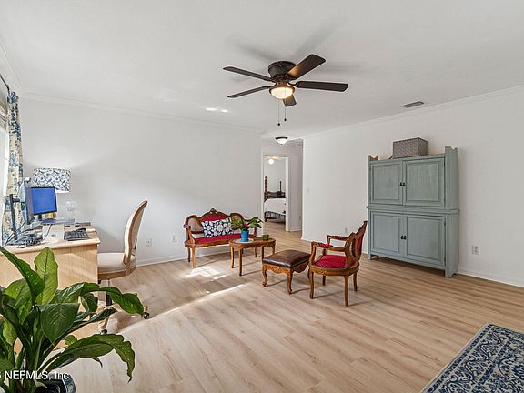 5th image of 118 DARBY Drive