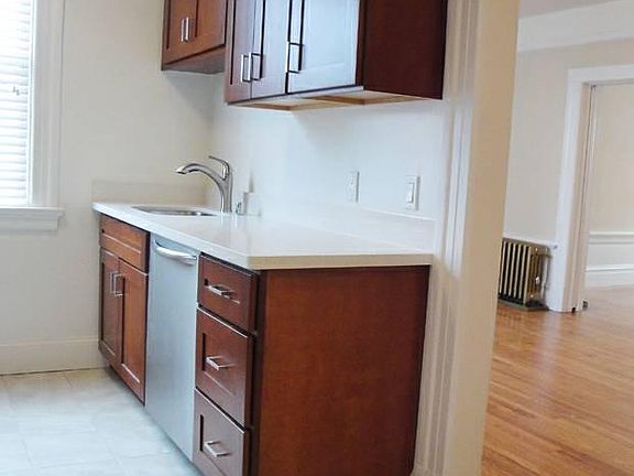 4th image of 2201 California St APT 42