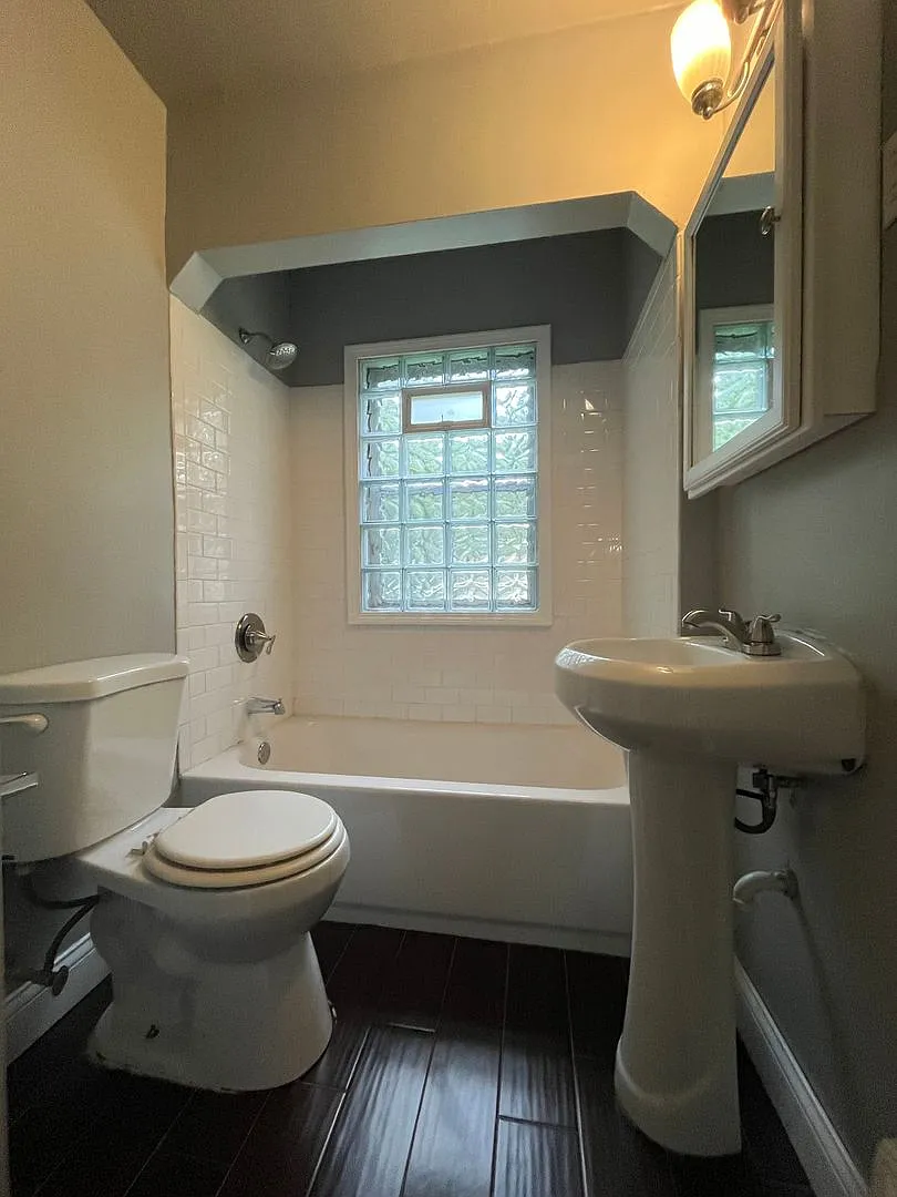 3 Bedroom 1 Bathroom House in Minneapolis! — Photo 3