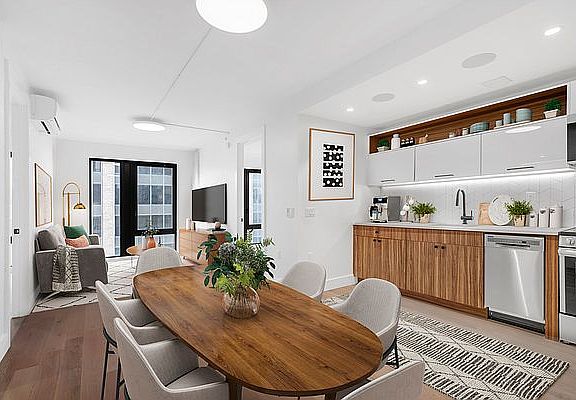 2nd image of 60 W 125th St #106