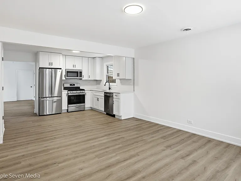 6135 Birmingham St — Photo 9
