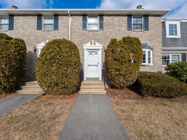 77 Fieldstone Drive, Londonderry, NH 03053
