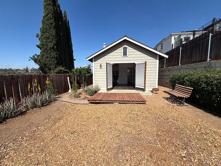 8401 Sunrise Ave — Photo 11