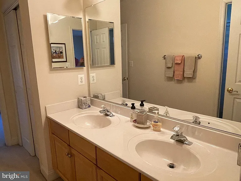 6915 Bonheim Ct — Photo 26