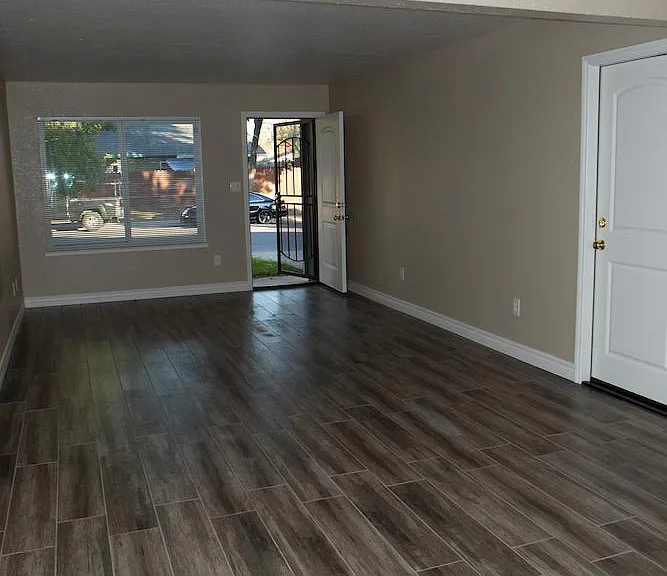 5945 Brush Creek Dr — Photo 14