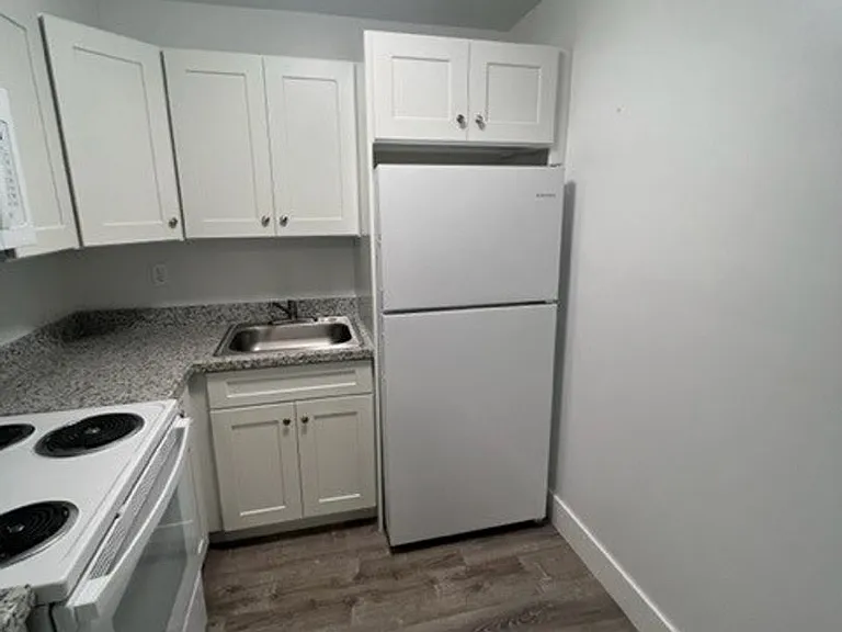 2500 Johnson St — Photo 22