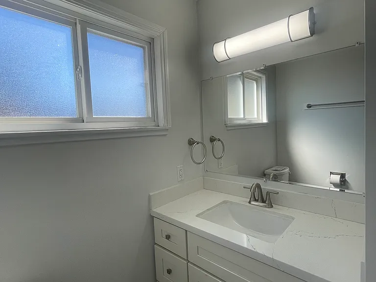 14615 Saturn Dr #B — Photo 8