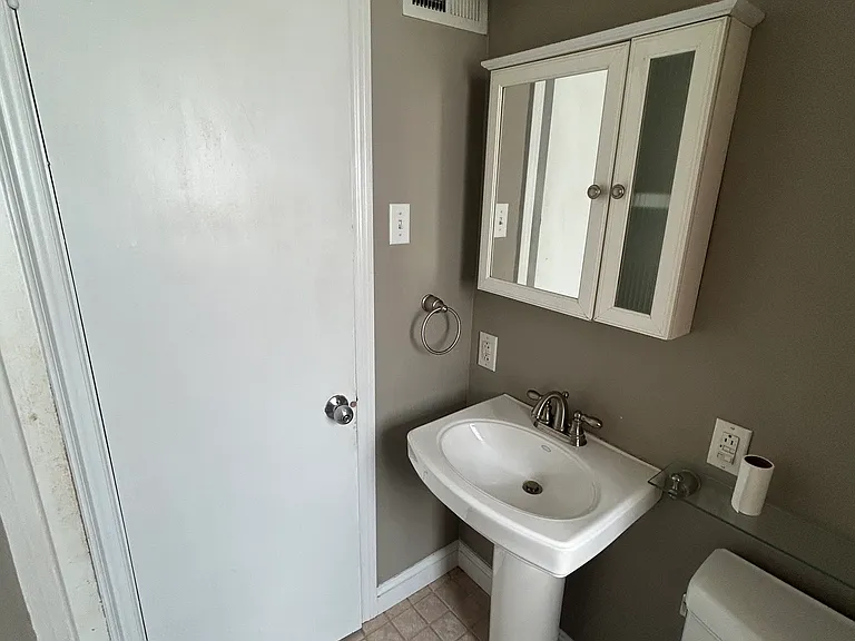 7521 Hoover Ave — Photo 12