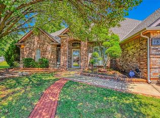 15725 Hyde Parke Dr, Edmond, OK 73013