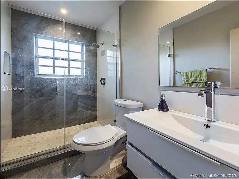 5322 Orduna Dr — Photo 6