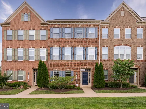 7102 Darbey Knoll Dr, Gainesville, VA 20155