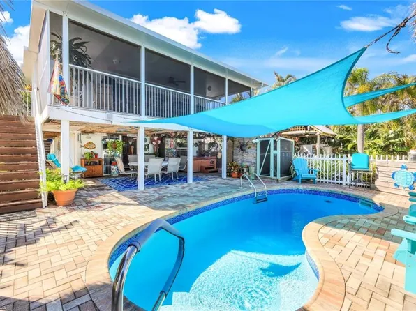 3232 Stabile RD, ST. JAMES CITY, FL 33956