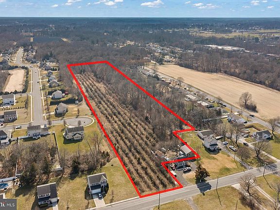 4th image of E Oak Rd