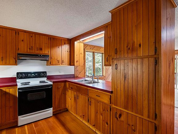 4th image of 7744 N Bay Rd