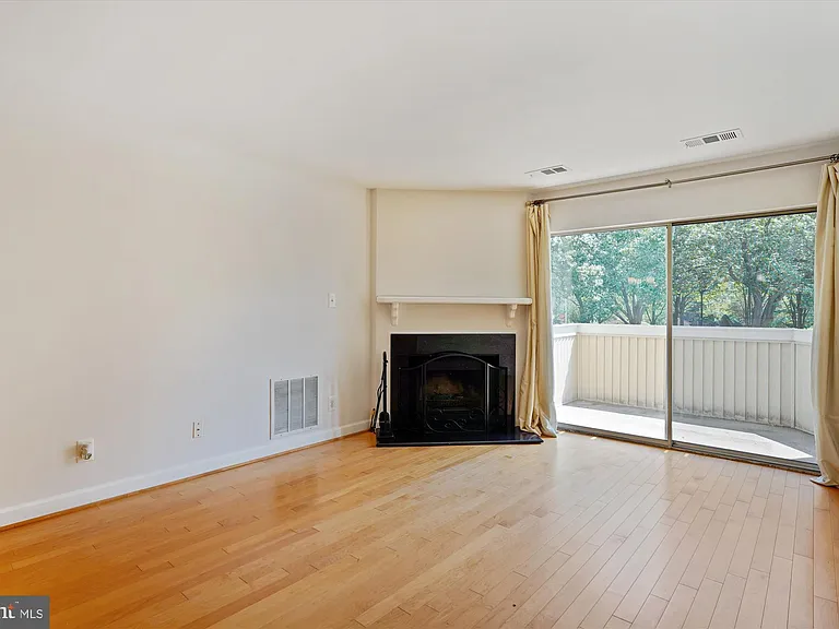 18210 Chalet Dr #1-51 — Photo 3