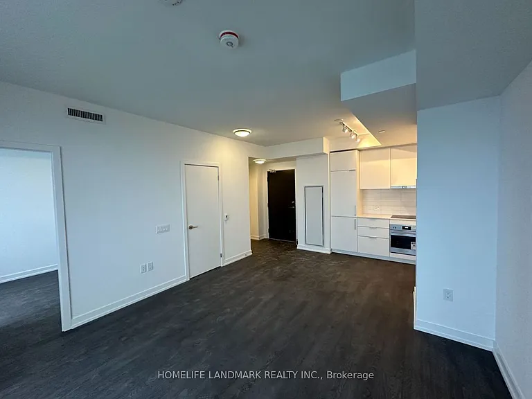 7 Golden Lion Hts #1308 — Photo 3