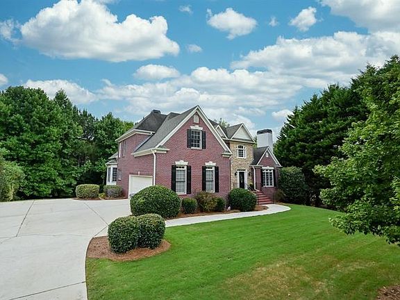 2nd image of 301 Peacock Dr NW