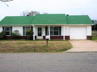 807 Raleigh St, Lavaca, AR 72941