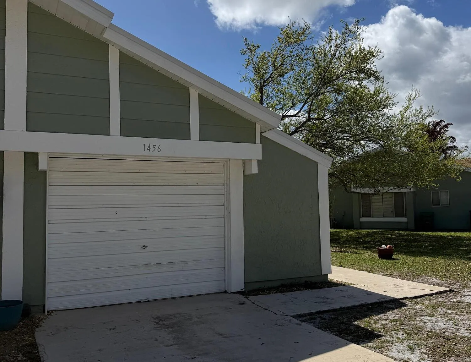 2 bed, 2.0 bath, 921 sqft, $1,825 — Photo 1