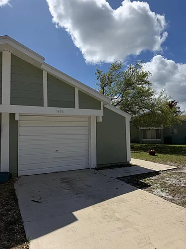 1456 SE Rivergreen Cir Photo 1