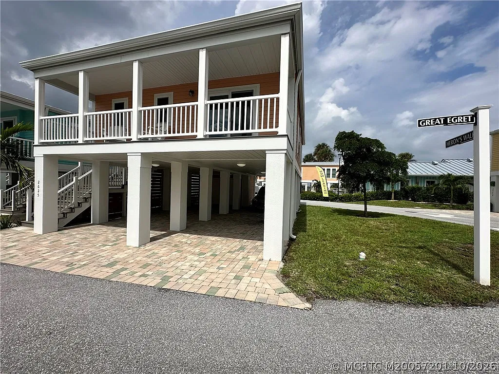2 bed, 2.0 bath, 1200 sqft, $5,500 — Photo 2