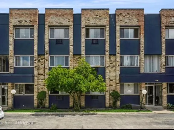 8661 W Foster Ave APT 2B, Chicago, IL 60656