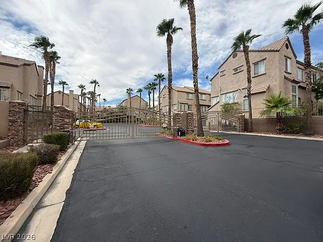 2 bed, 2.5 bath, 1259 sqft, $1,850 — Photo 2