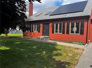 6 Belvedere Dr, Bristol, RI 02809