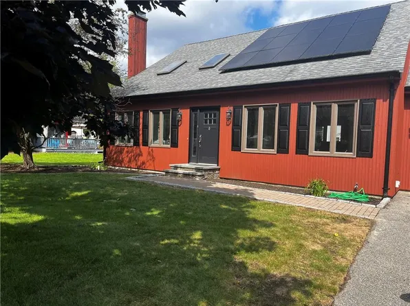 6 Belvedere Dr, Bristol, RI 02809