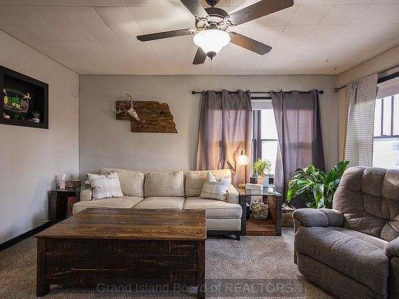 2nd image of 609 E 27th St