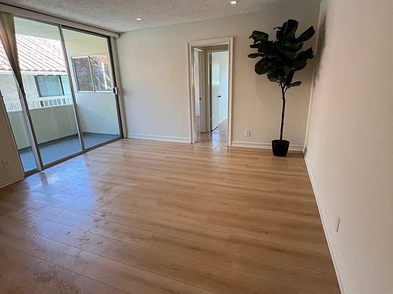 1724 Montana Ave #5A — Photo 11