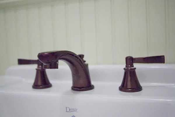 Sold by aptsandlofts.com | media 7