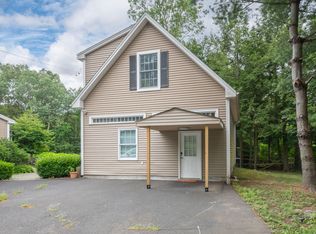 14 Bryan Ln, Newtown, CT 06470