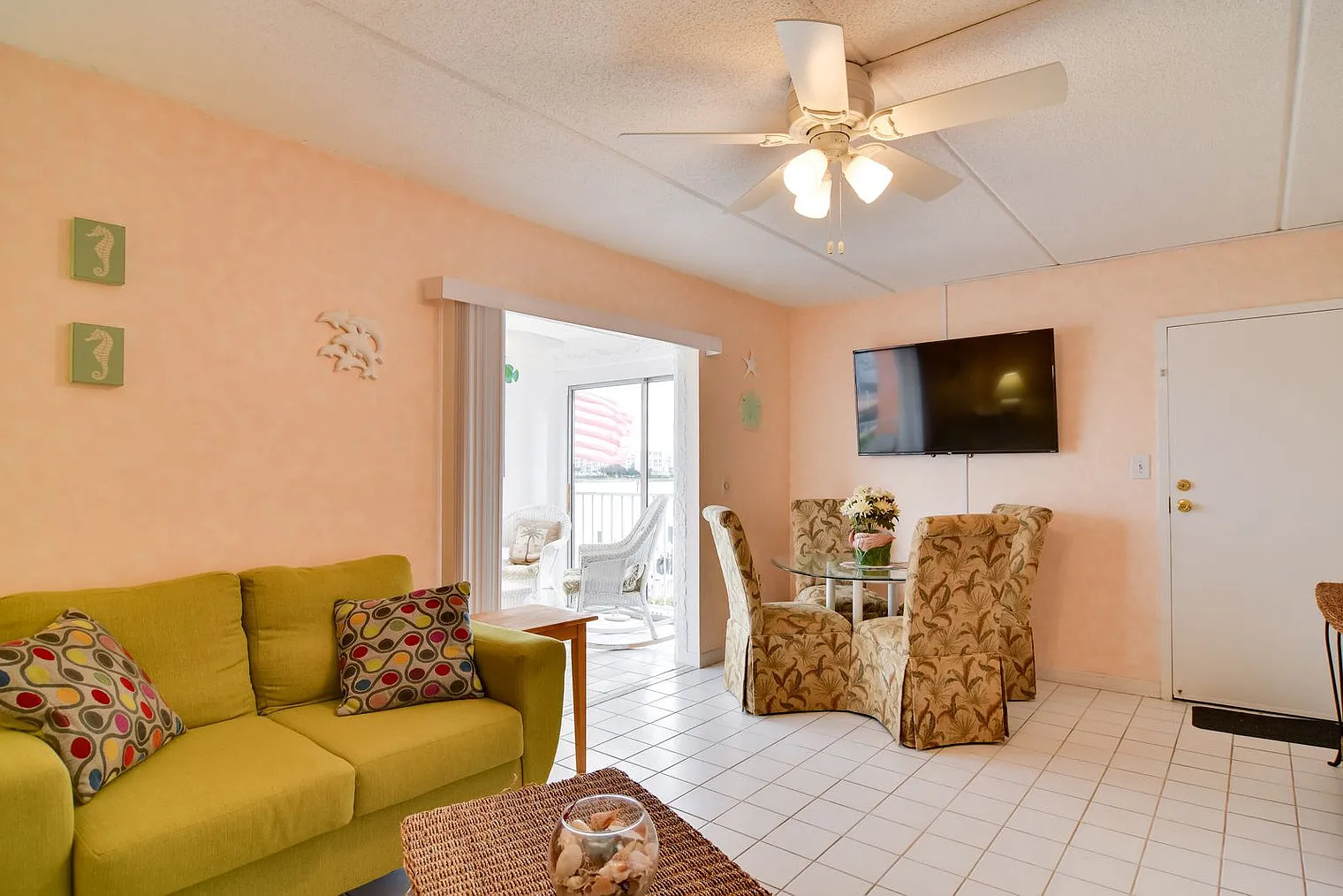 1 bed, 1.0 bath, 656 sqft, $2,806 — Photo 4
