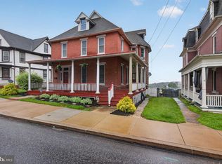 121 N Main St, Red Lion, PA 17356