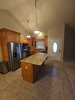 2nd image of 846 Garfield Cir #1